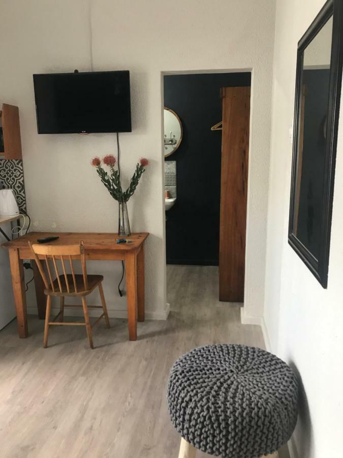 Olive Tree Private Rooms In Stellenbosch- No Load Shedding Eksteriør bilde